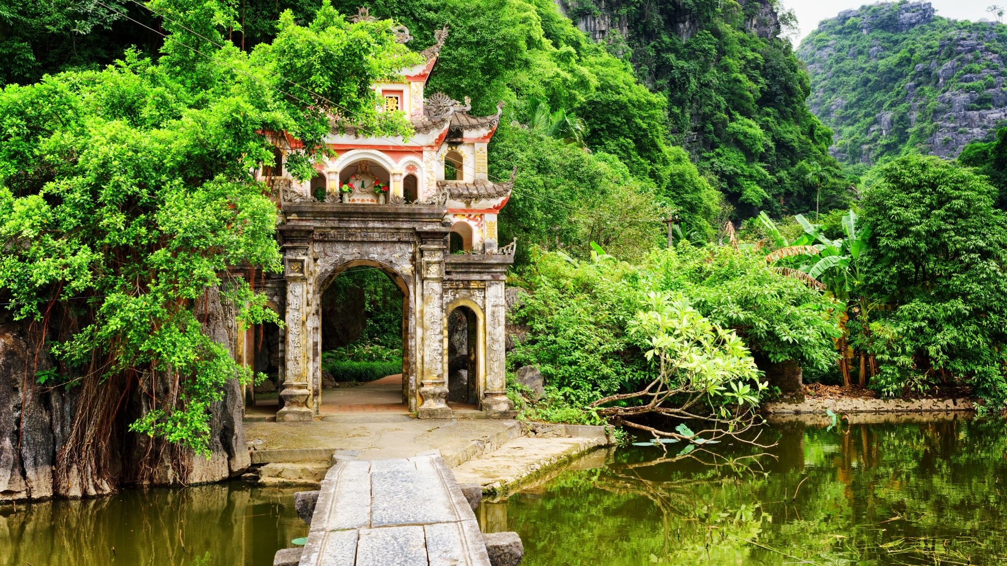 Day 3 Explore The Tranquil Caves And Ancient Shrines Of Bich Dong Pagoda